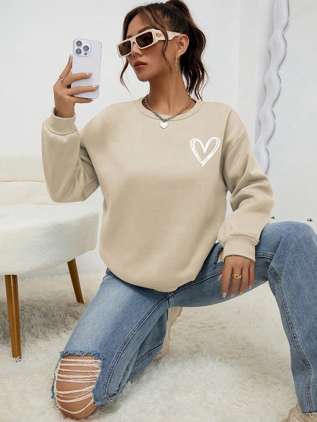 Céleste | Minimalist Heart Embroidery Sweatshirt