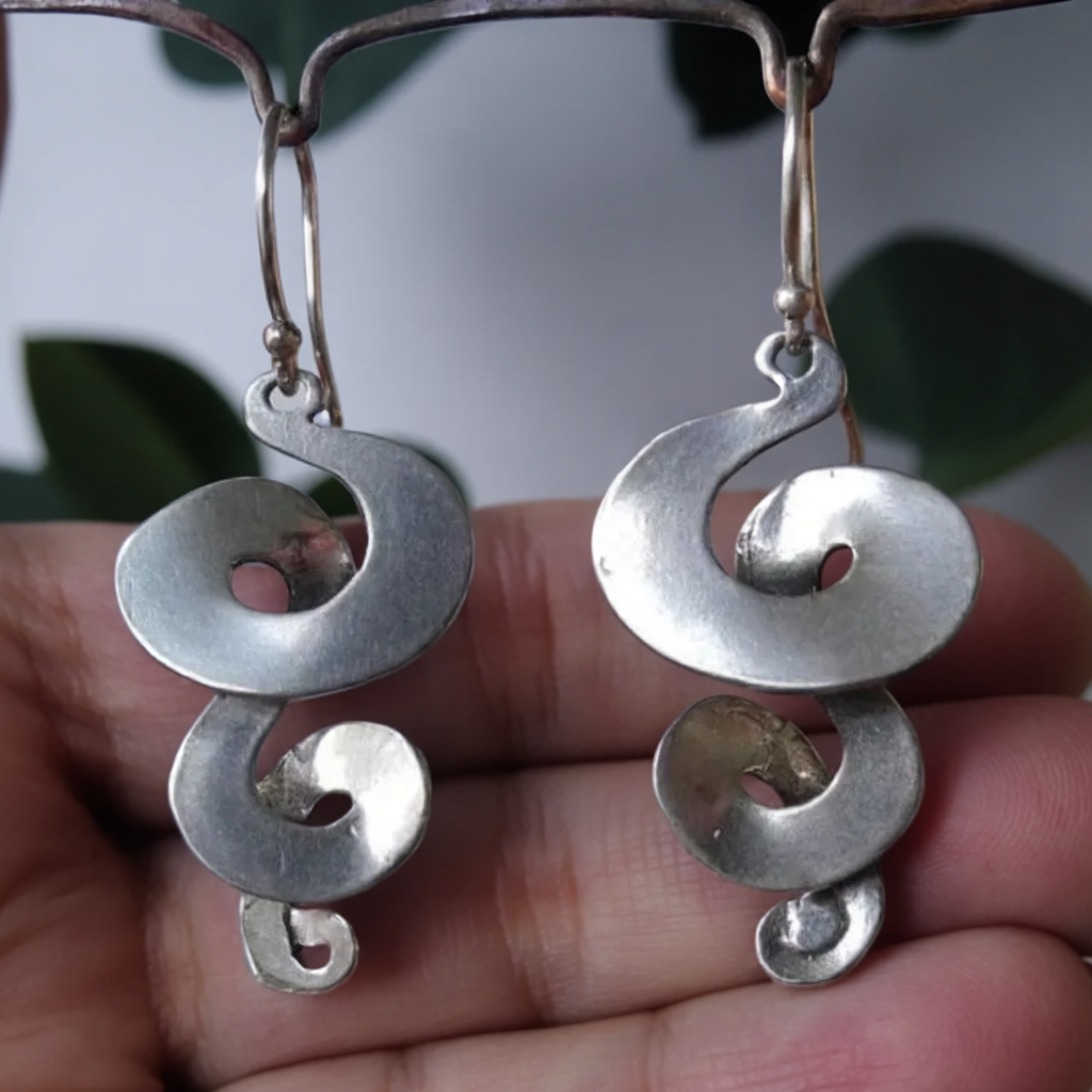 Kathleen | Silver Spiral Vintage Earrings