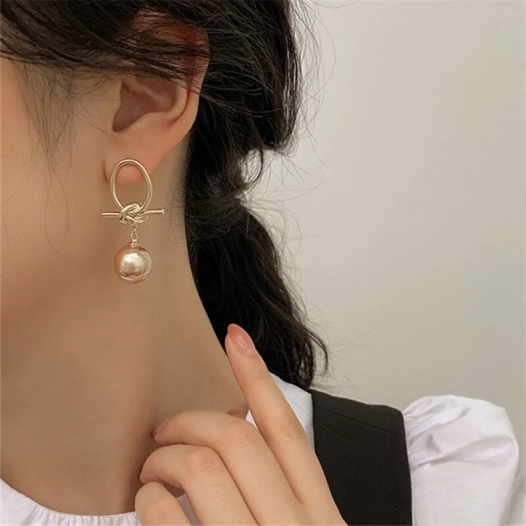Misty | Pearl Drop Earrings
