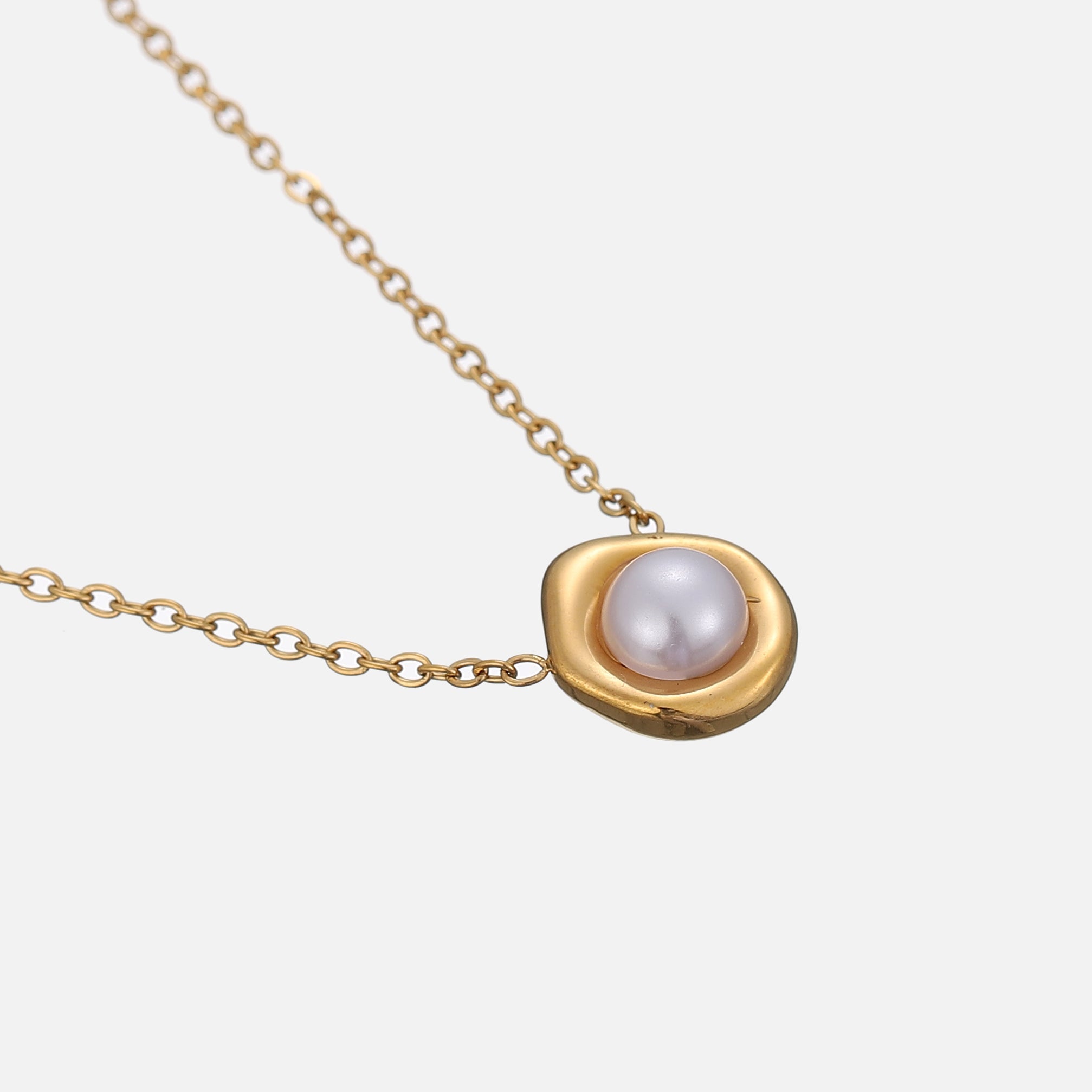Ulrika | Pearl & Gold Necklace