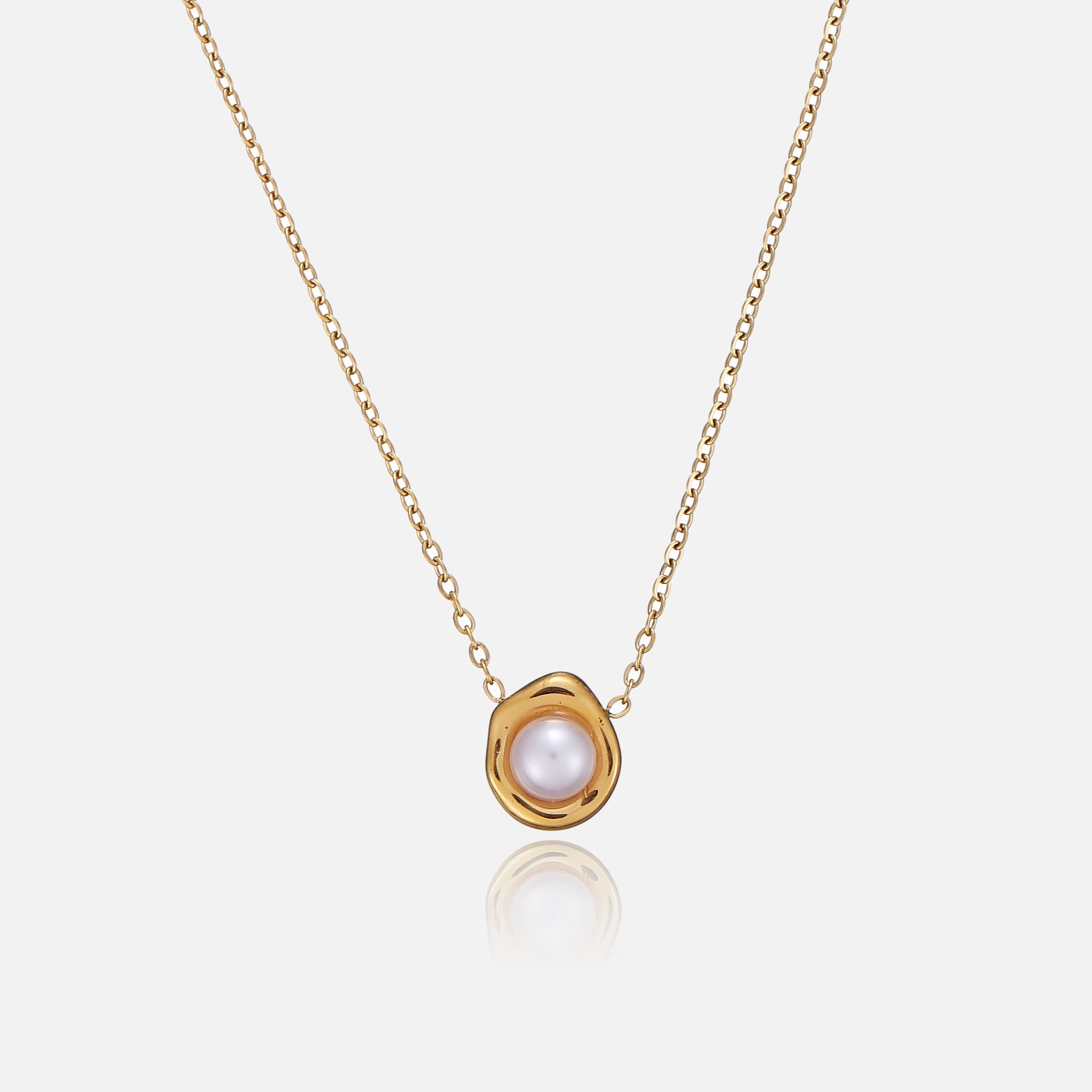 Ulrika | Pearl & Gold Necklace