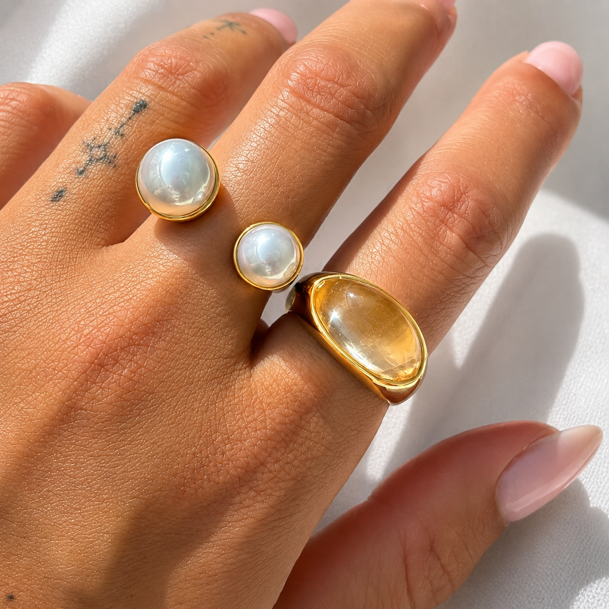 Iyla | Serene Oval Gemstone Ring