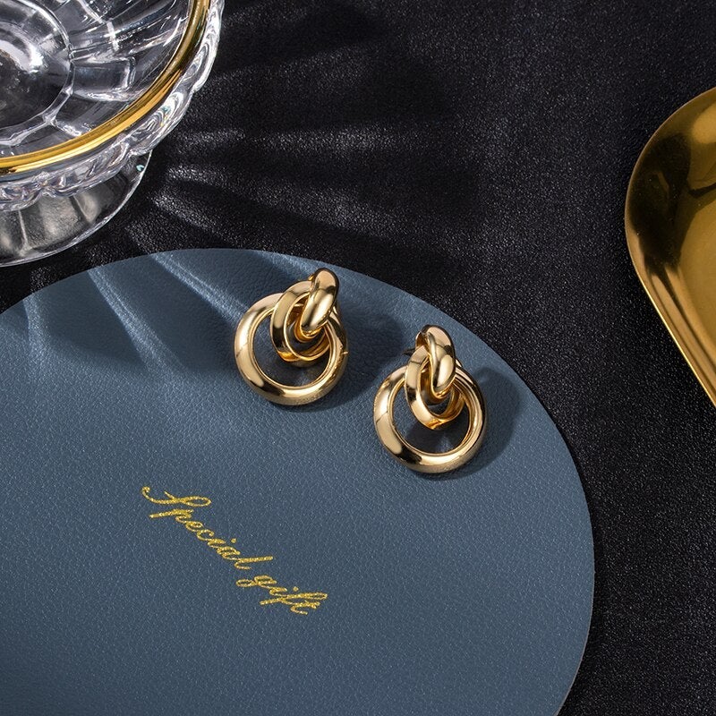 Unique | Classic Gold Hoop Earrings