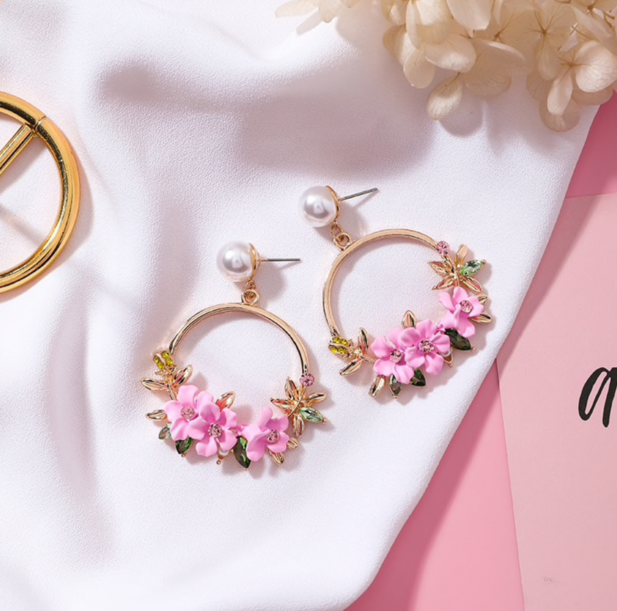 Una | Gold Flower Pearl Drop Earrings