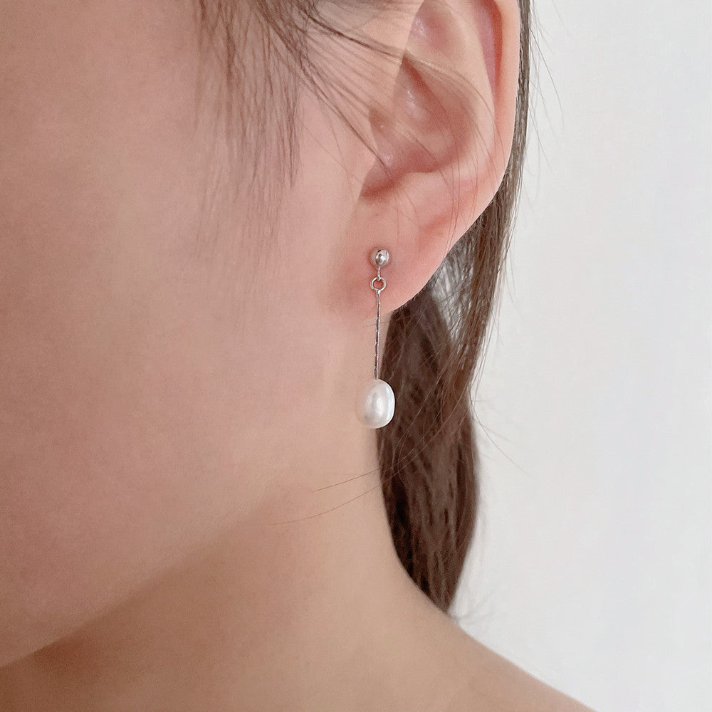 Wanda | Pearl Drop Stud Earrings