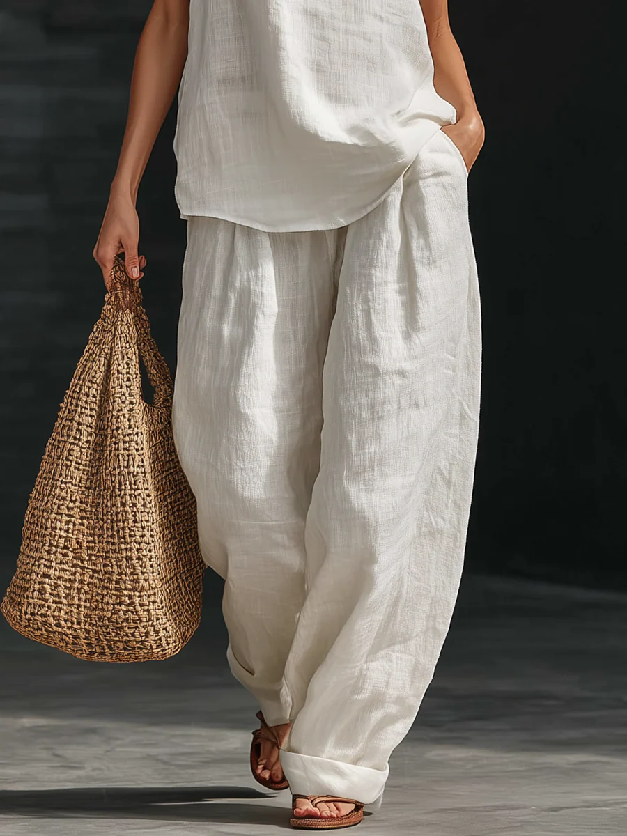 Leslie | Sleeveless V-Neck Blouse