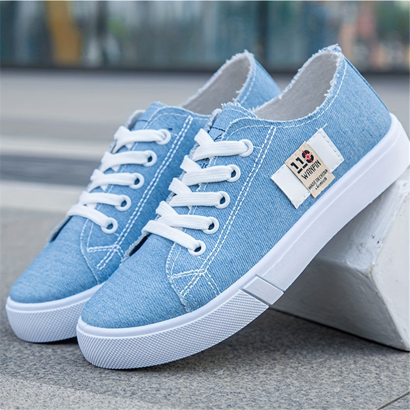 Céleste | Classic Canvas Low-Top Sneakers