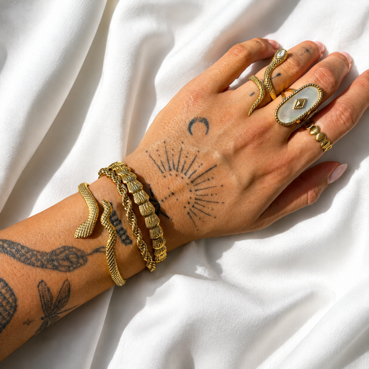 Iolanda | Adjustable Oval Stone Ring