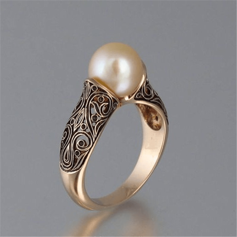 Avery | Vintage Pearl Golden Ring