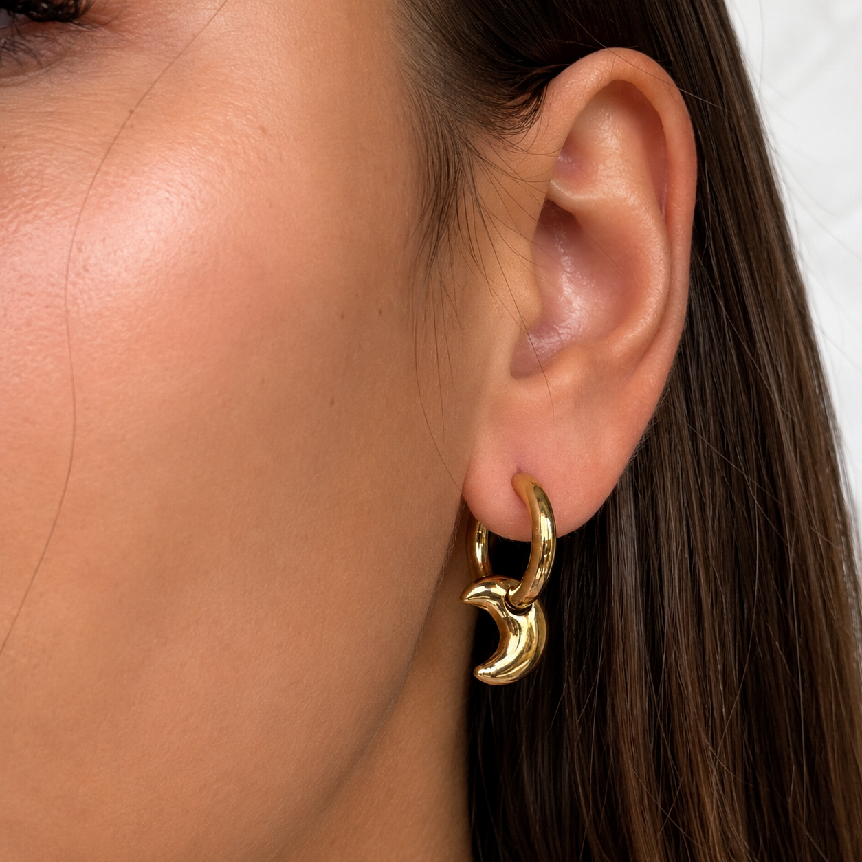 Gisela | Crescent Gold Hoop Earrings