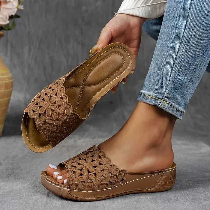 Lexi | Floral Ergonomic Slide Sandals