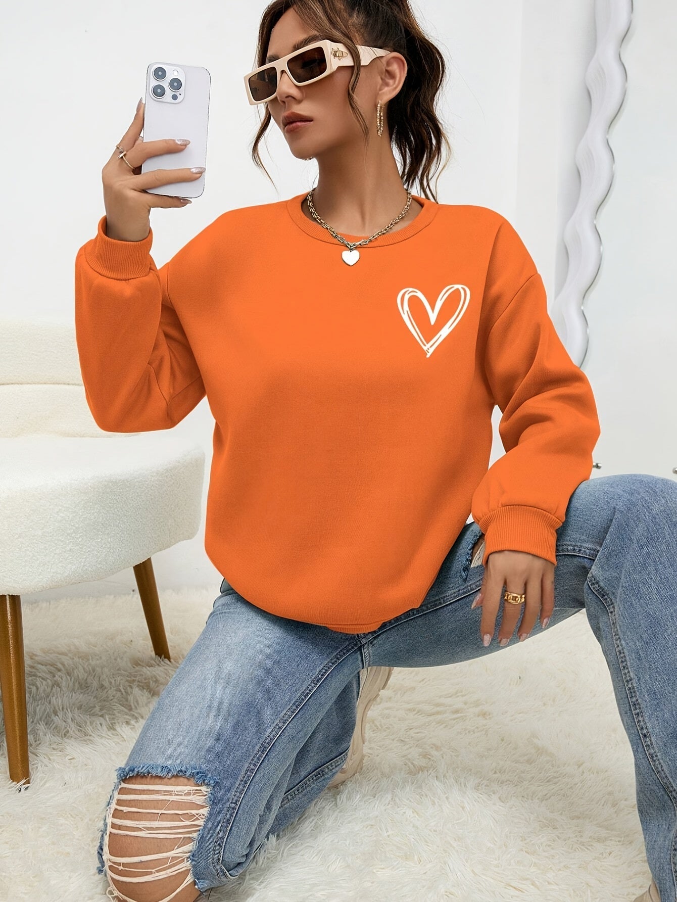 Céleste | Minimalist Heart Embroidery Sweatshirt