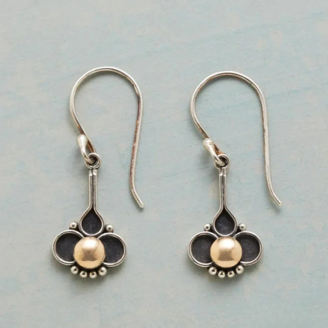 Krista | Clover Pearl Silver Earrings