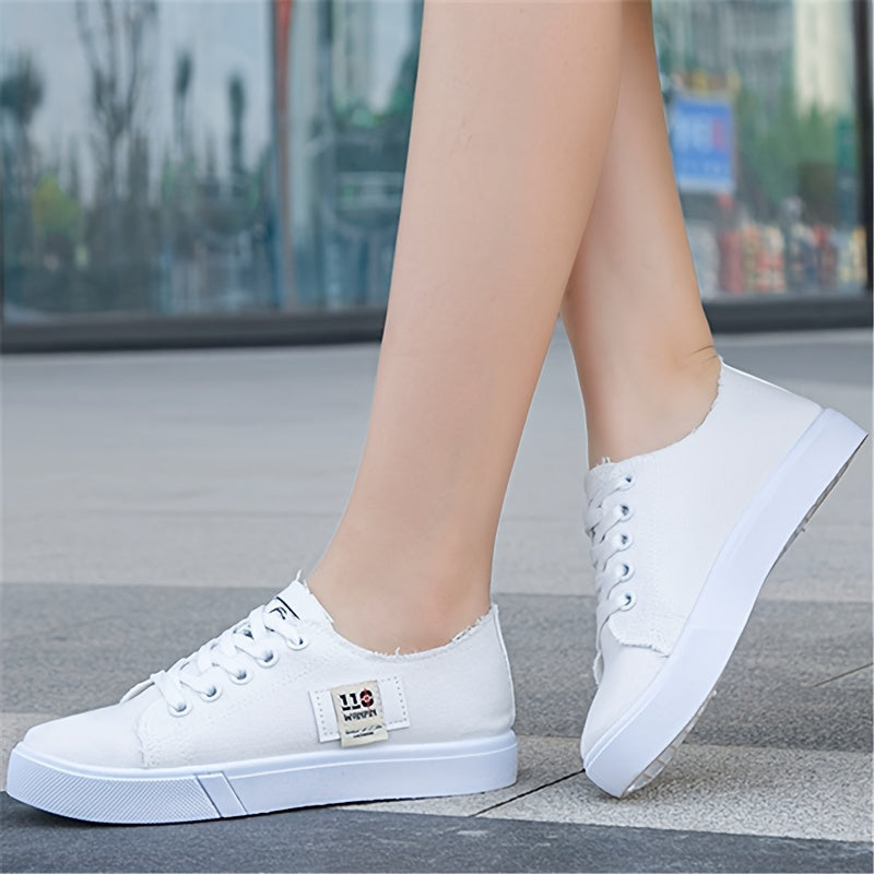 Céleste | Classic Canvas Low-Top Sneakers