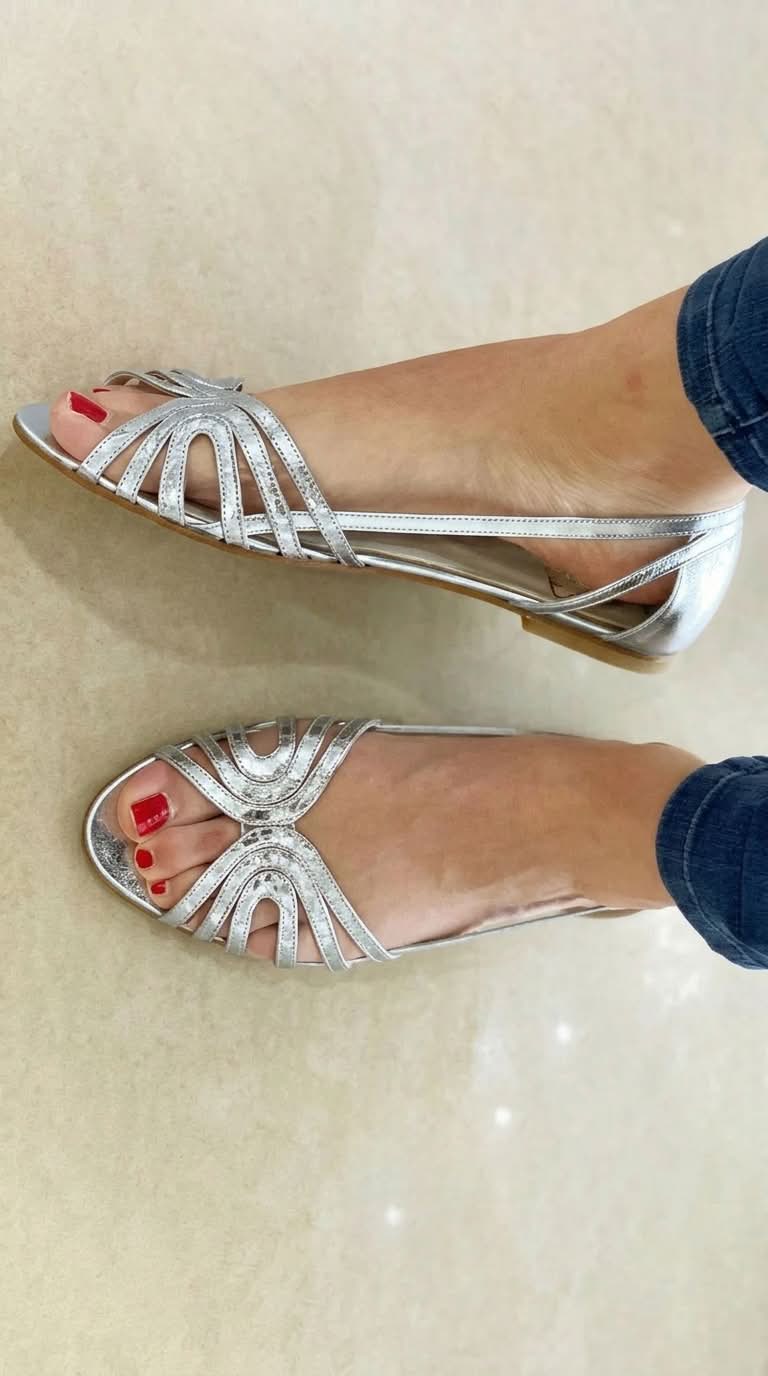 Vaylene | Golden Strap Sandals