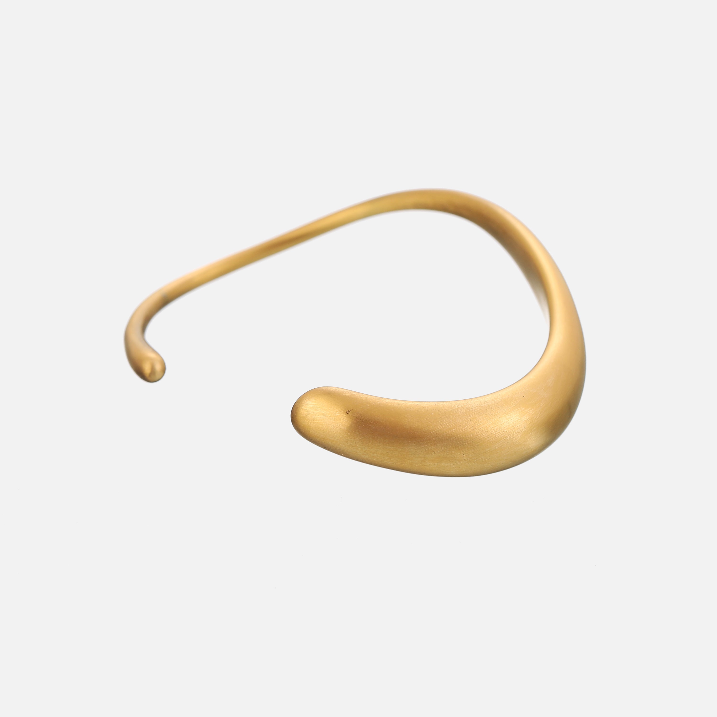Lorie | Curve Bracelet