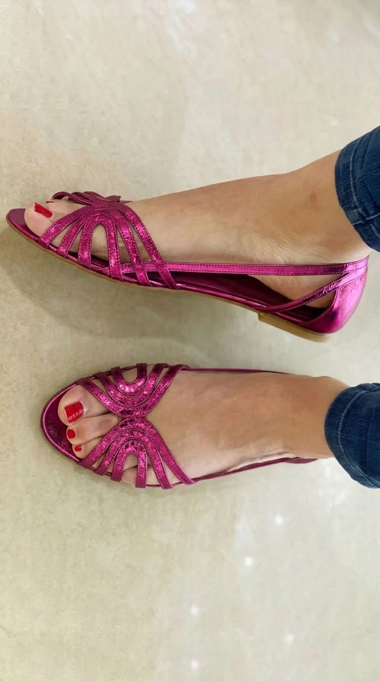 Vaylene | Golden Strap Sandals