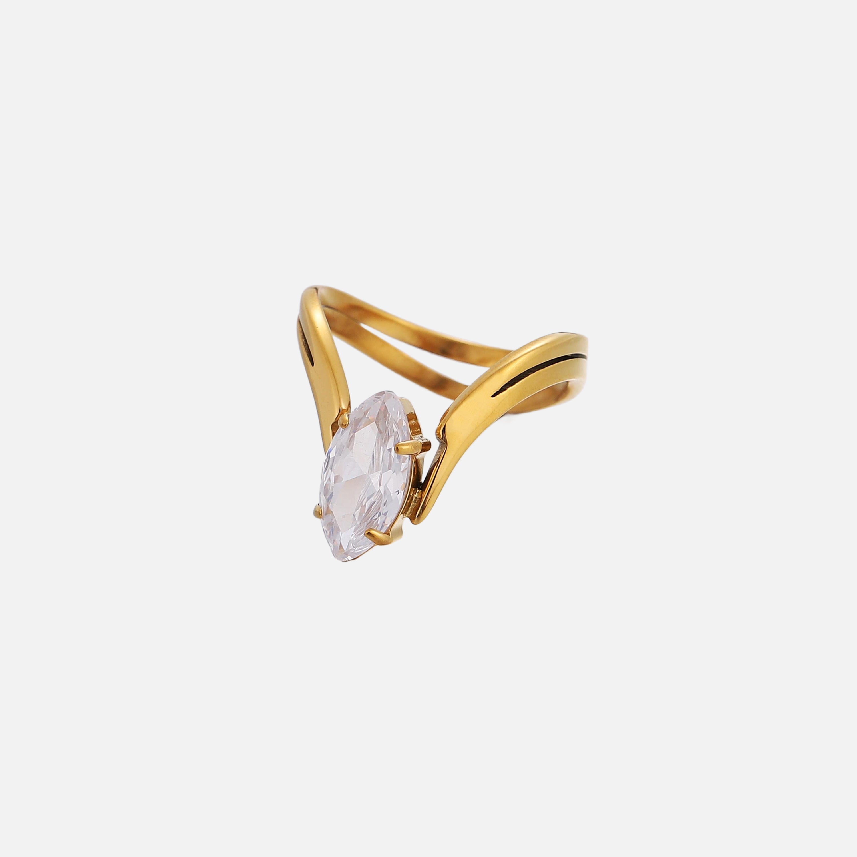 Yardley | Radiant Centerpiece Ring