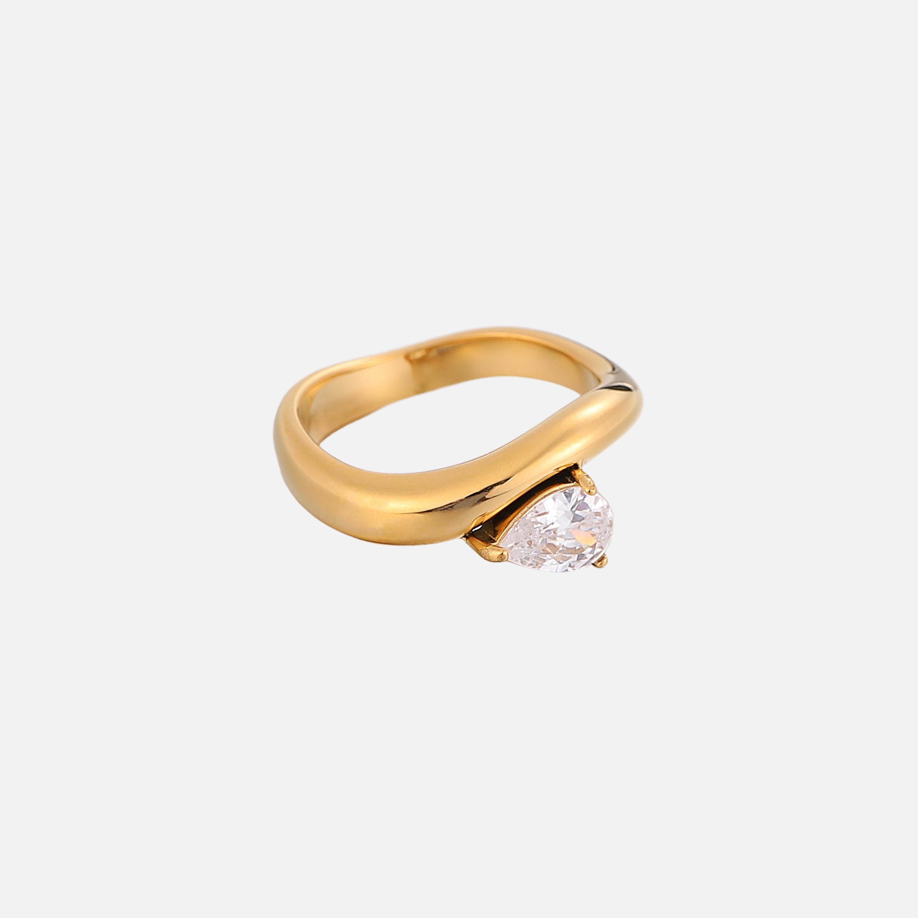 Earline | Sculpted Curve Statement Ring