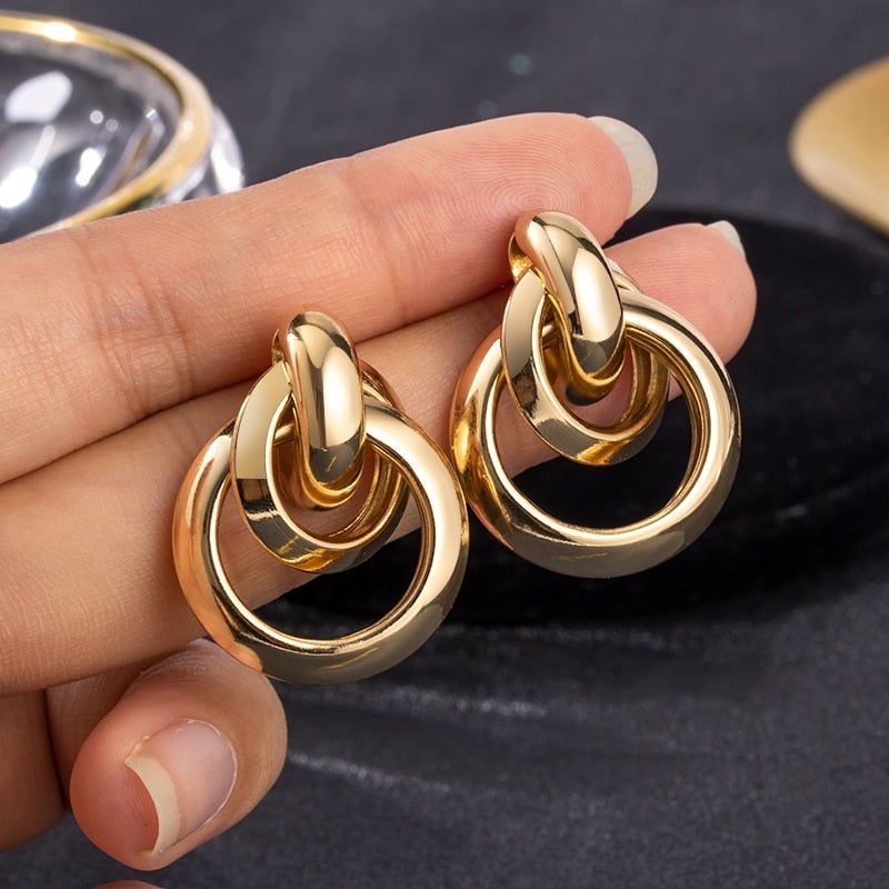 Unique | Classic Gold Hoop Earrings