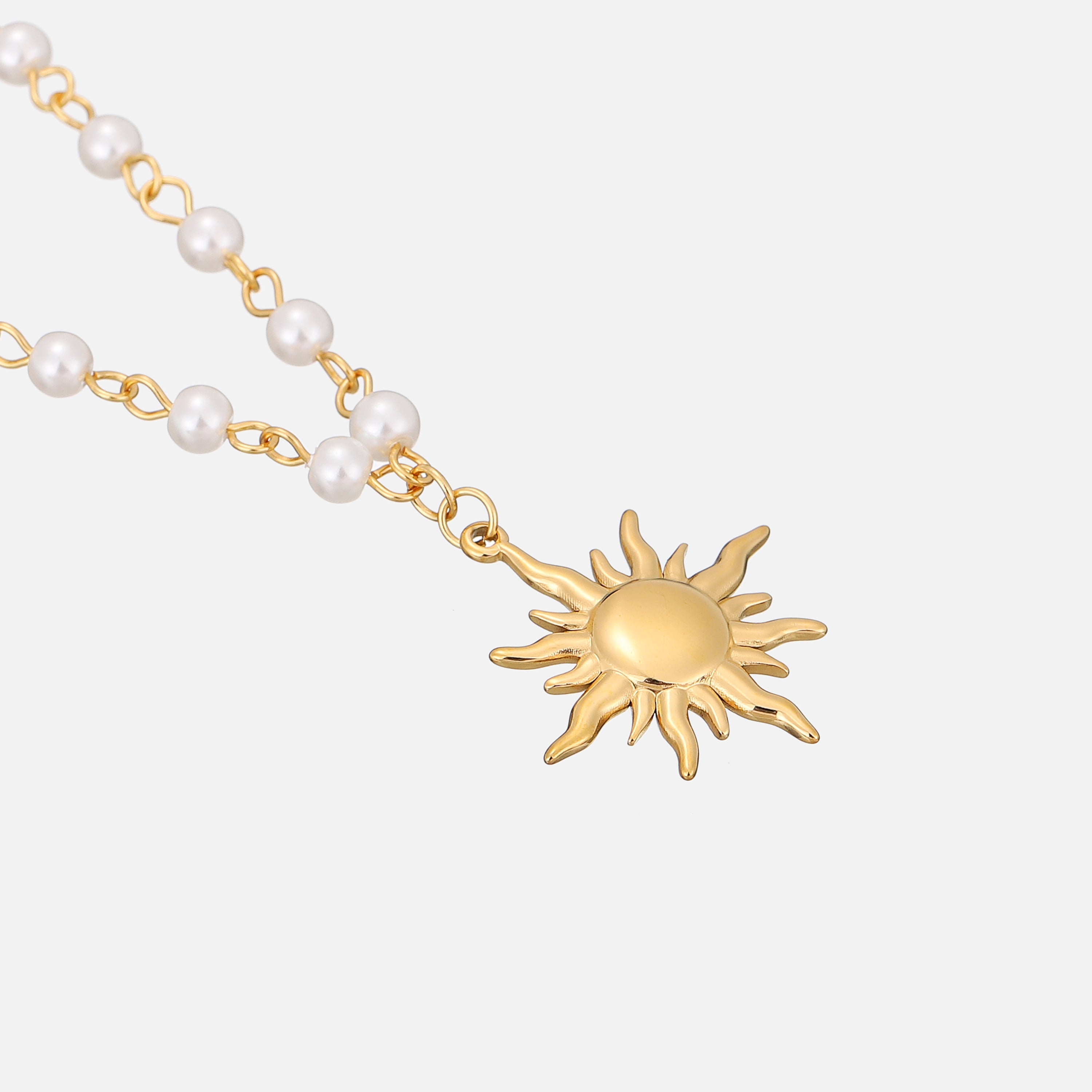Gerda | Sun Pendant Pearl Necklace