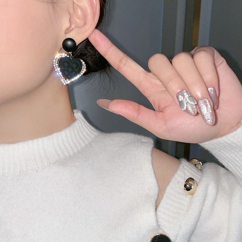 Denise | Black Heart Gold Earrings