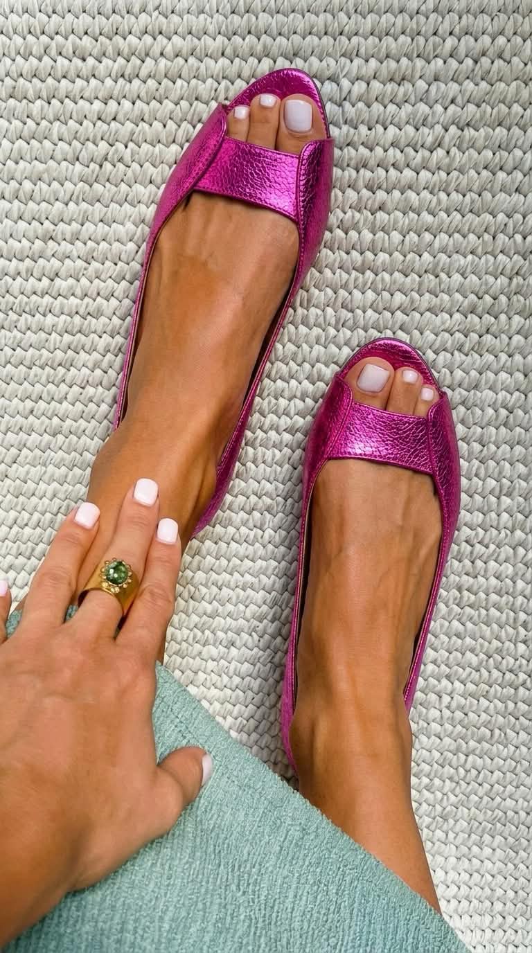 Vashti | Chic Comfort Gold Sandals