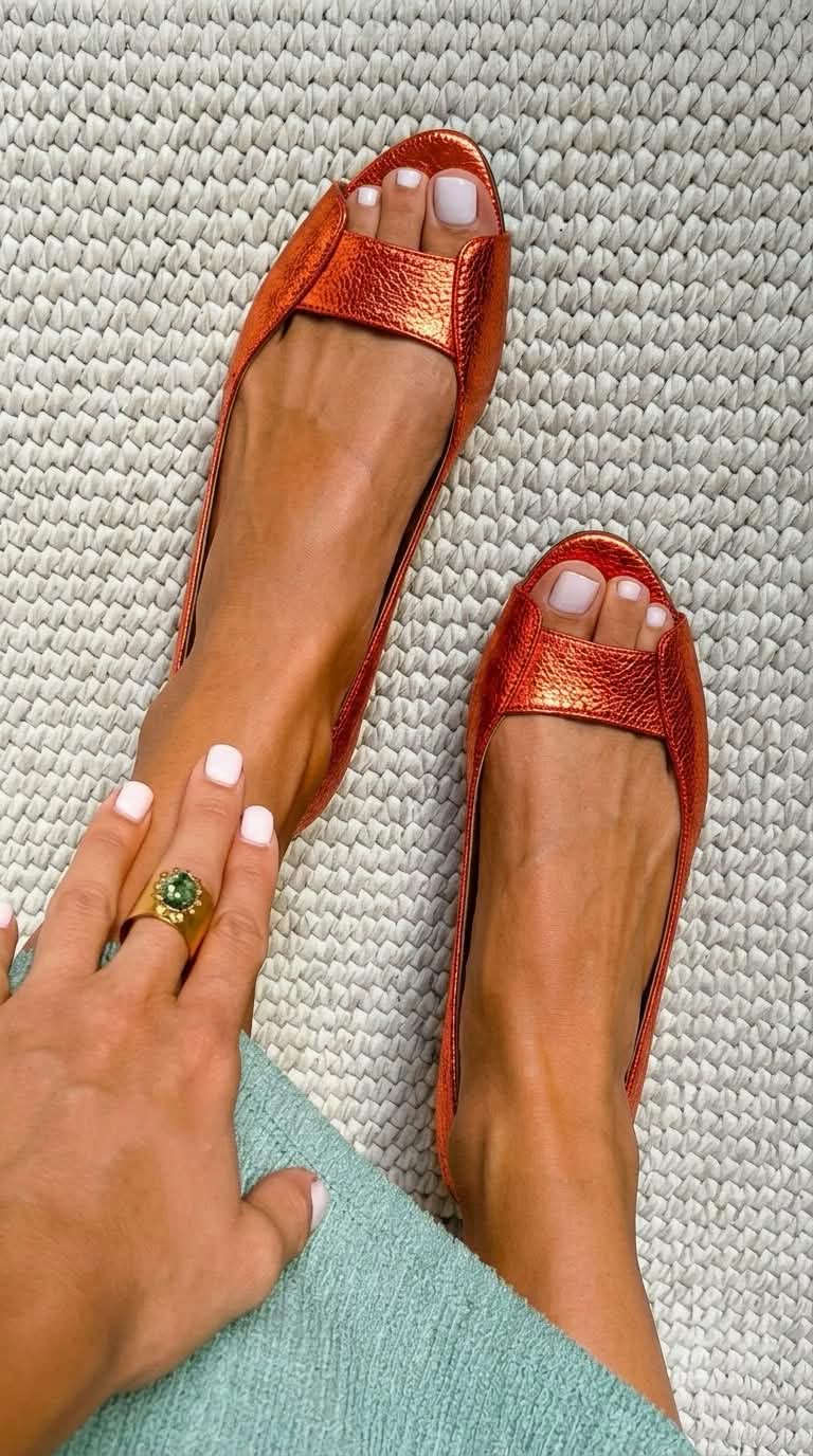 Vashti | Chic Comfort Gold Sandals
