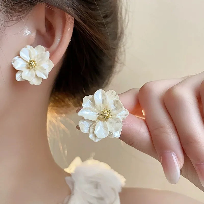 Marion | Acrylic Petal Stud Earrings