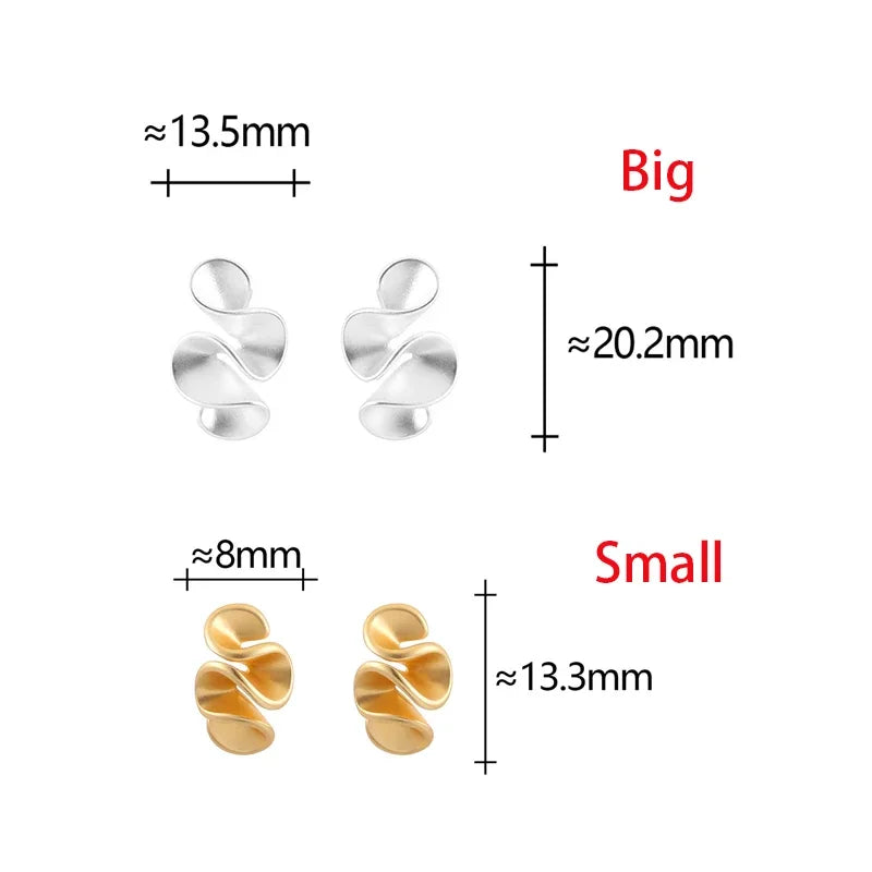 Christine | Gold Flower Stud Earrings