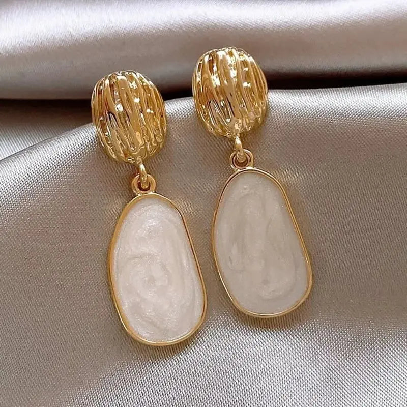 Hilda | Vintage Enamel Oval Drop Earrings