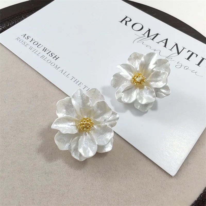 Marion | Acrylic Petal Stud Earrings