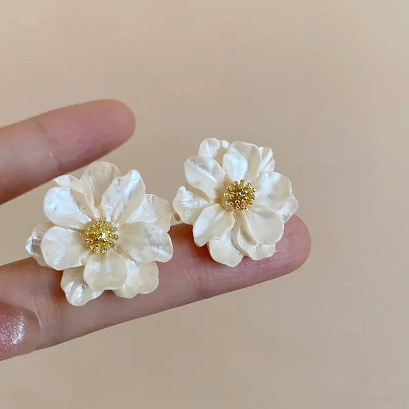 Marion | Acrylic Petal Stud Earrings