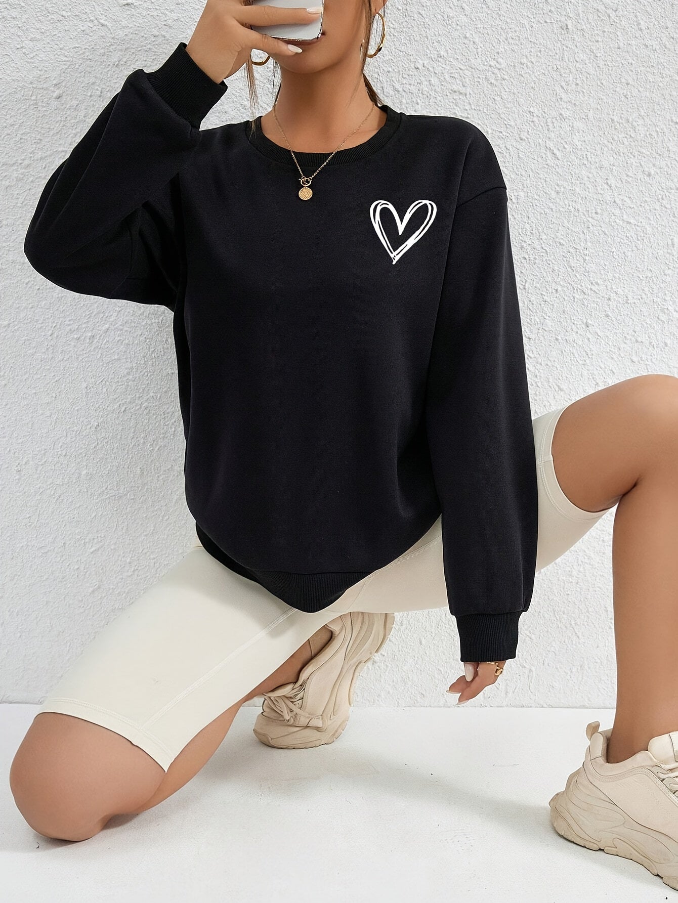 Céleste | Minimalist Heart Embroidery Sweatshirt
