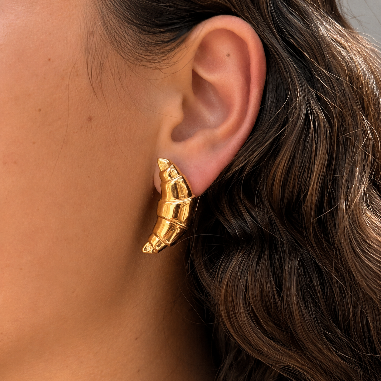 Trudi | Croissant-Shaped Gold Earrings