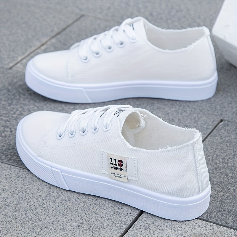 Céleste | Classic Canvas Low-Top Sneakers