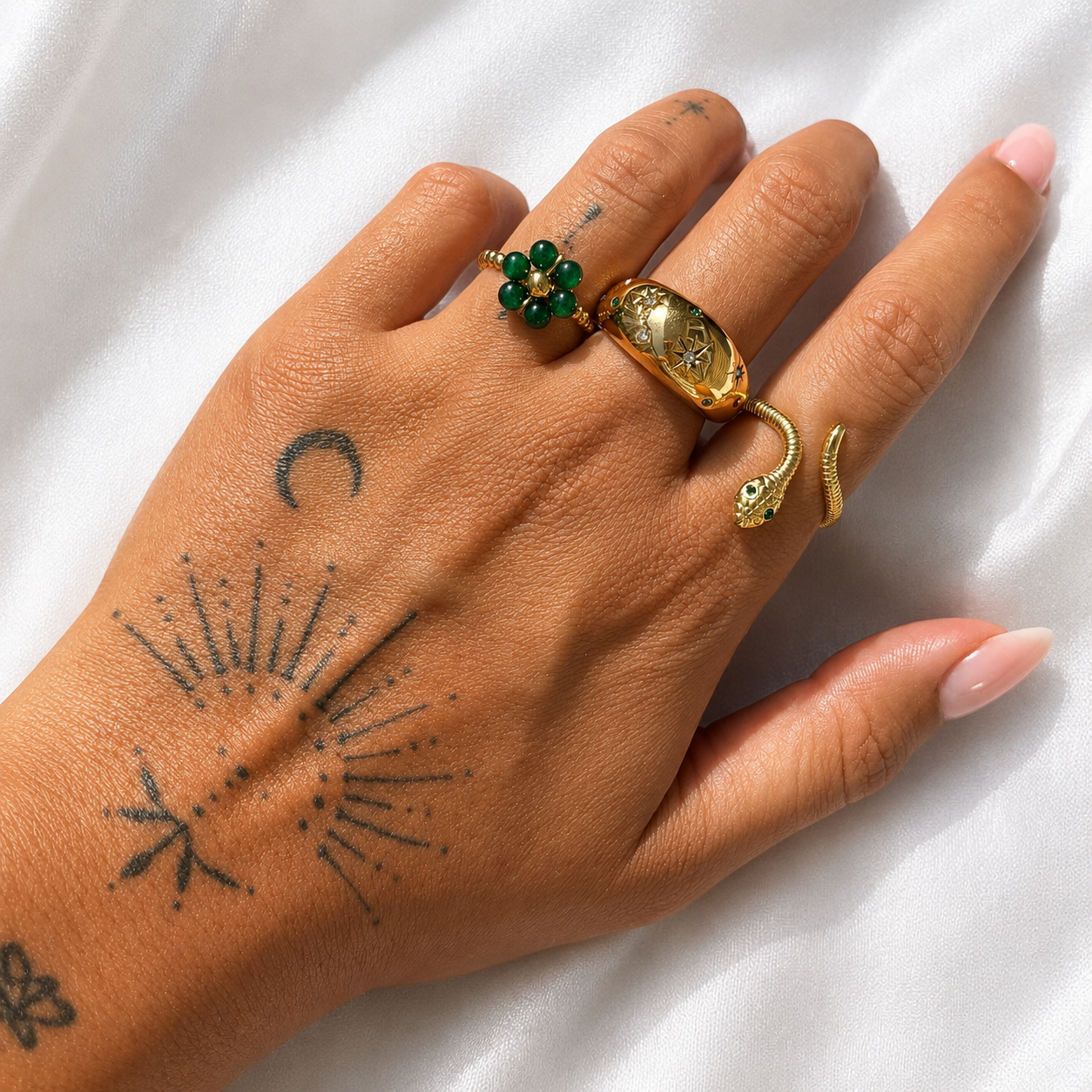 Zendaya | Adjustable Emerald Snake Ring