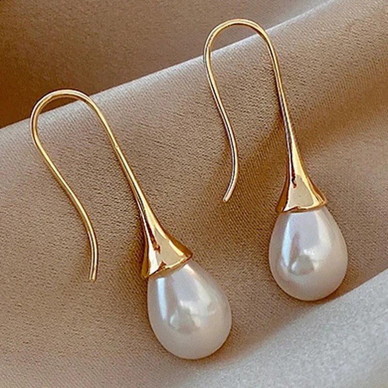 Brittani | Classic Pearl Drop Earrings